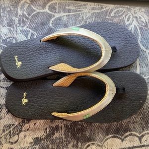 Gold flipflop yoga mat sandals